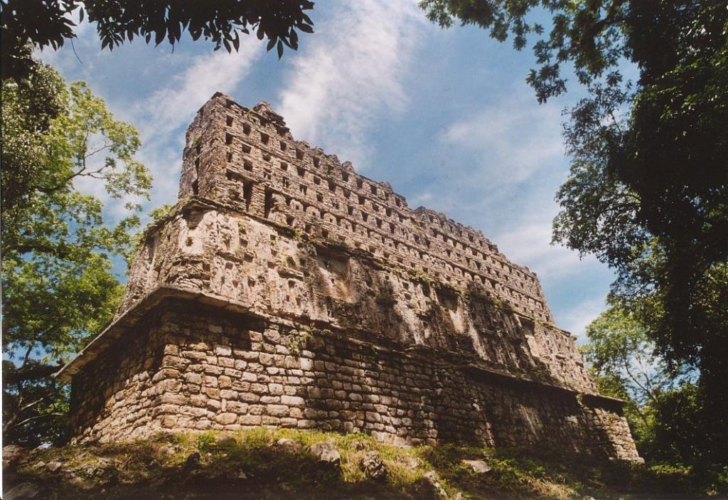 Yaxchilan 12