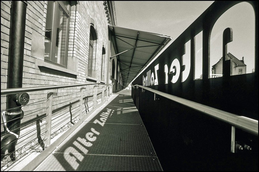 Zollhof1