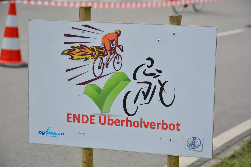 ueberholverbot.jpg