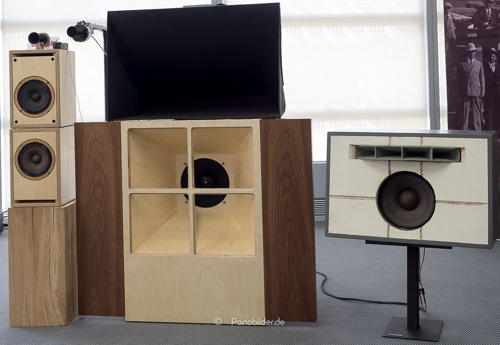 hornspeaker-and-tubeamps-PEN06080.jpg