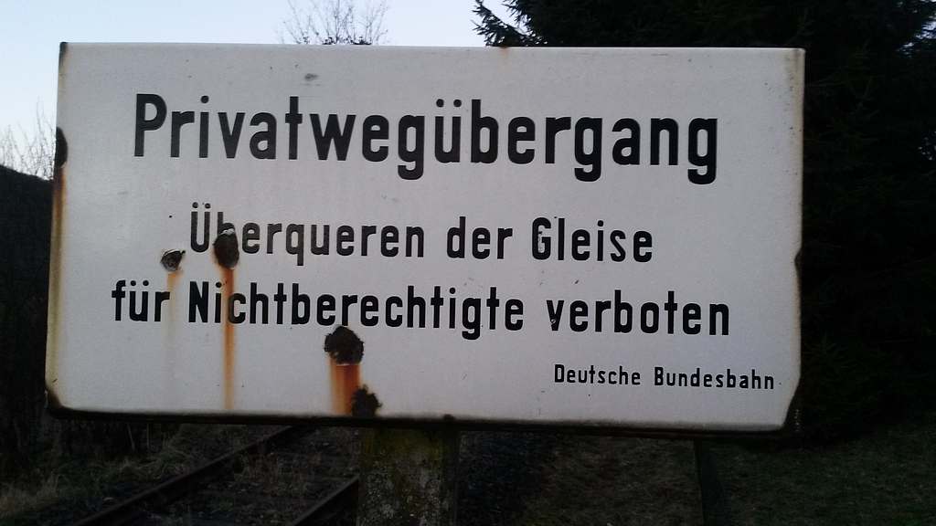Privatweguebergang.jpg