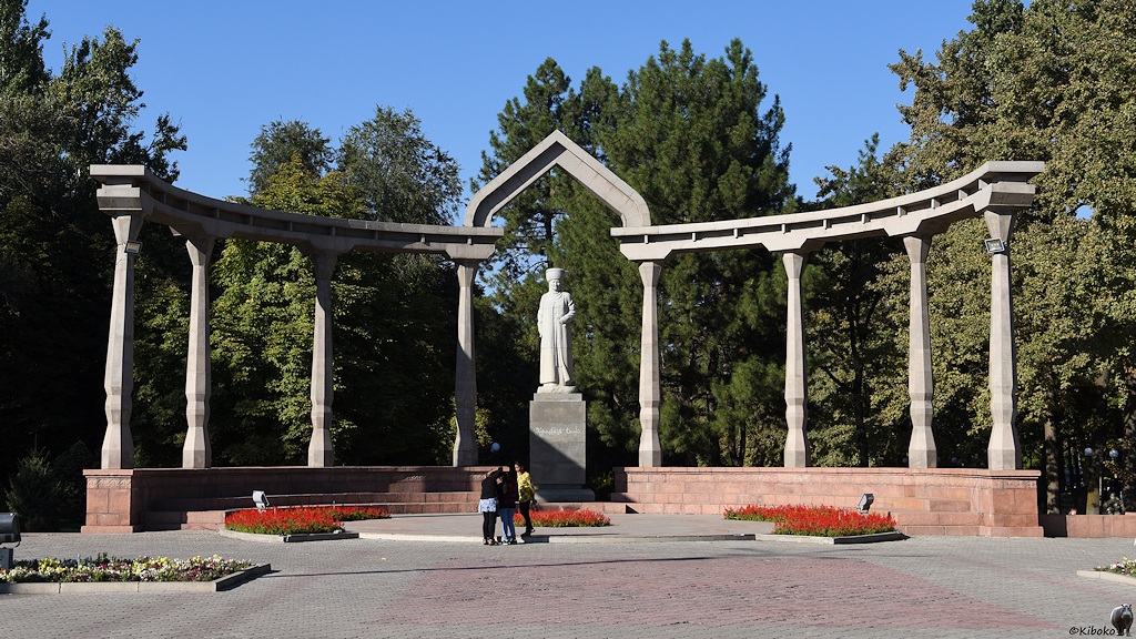 s182_Bishkek_Denkmal_1038.jpg