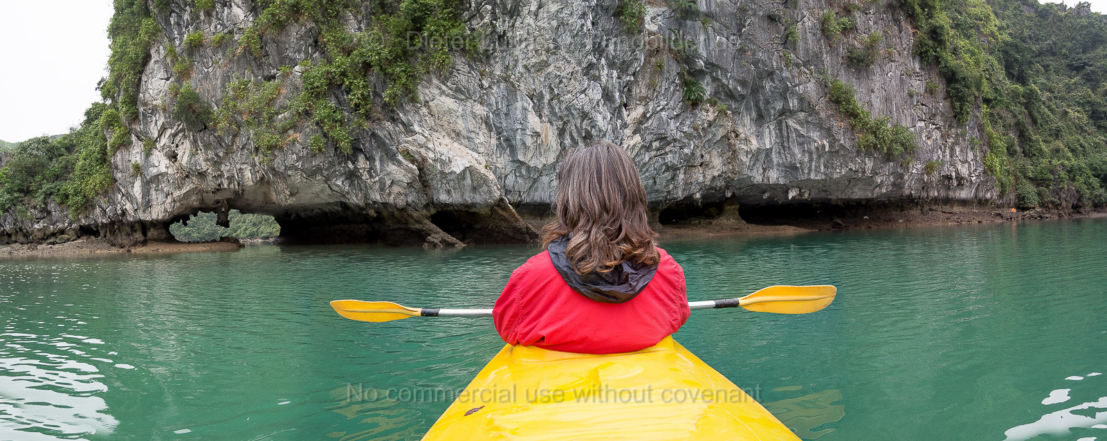 E5A34252_pano-paddelboot-kayak-vietnam-halong.jpg