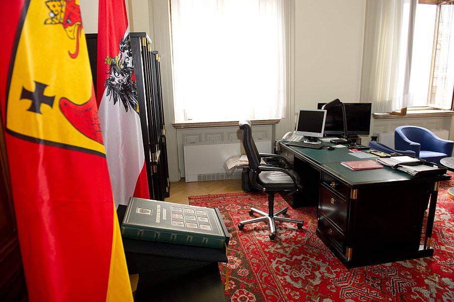 parlament14_20.jpg
