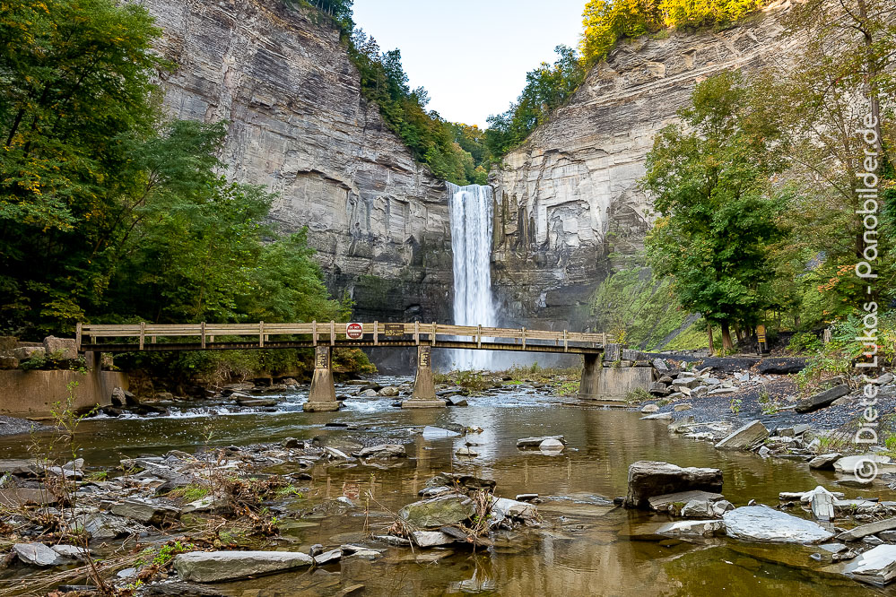 usa-bruecke-am-wasserfall_D81_2443_pano.jpg