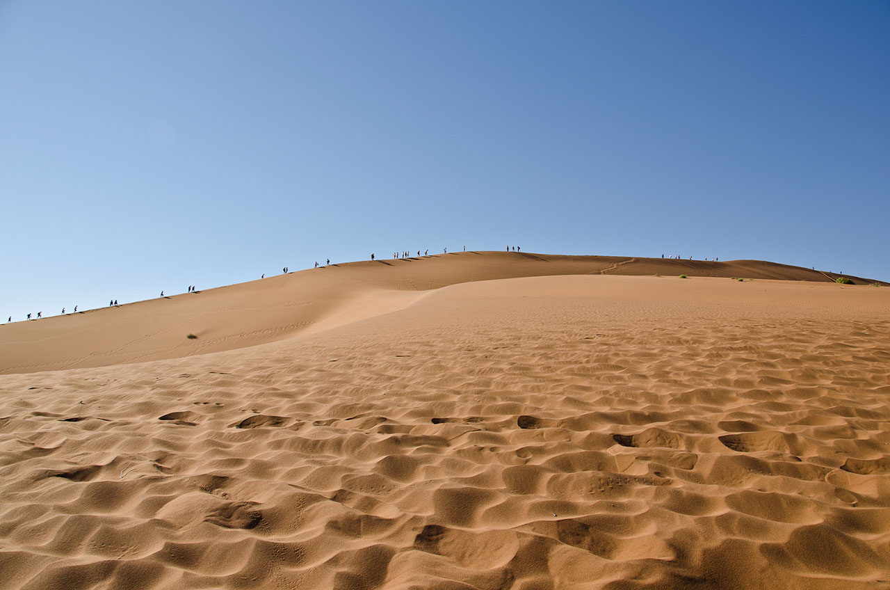namibia_sossusvlei_touristen.jpg