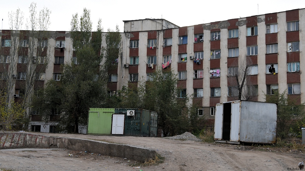 s283_Bishkek_Hinterhof_1336.jpg