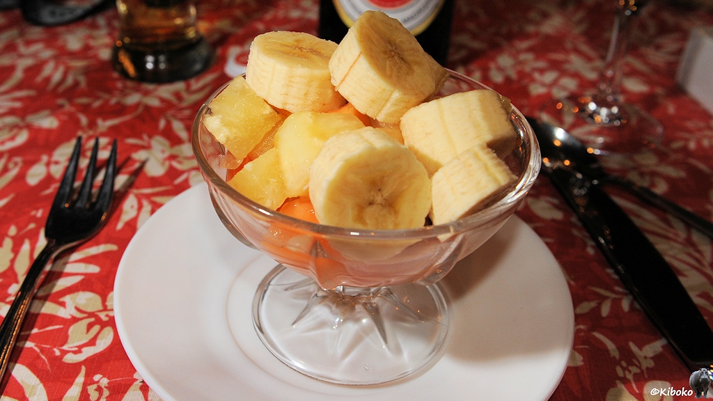 Glasschale mit Bananenscheiben