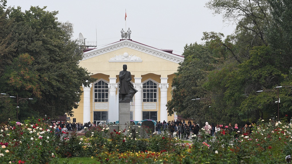 s246_Bishkek_Uni_5883.jpg
