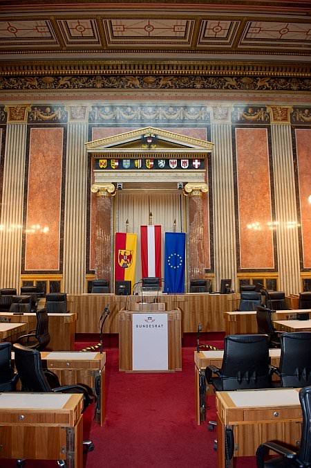 parlament14_18.jpg