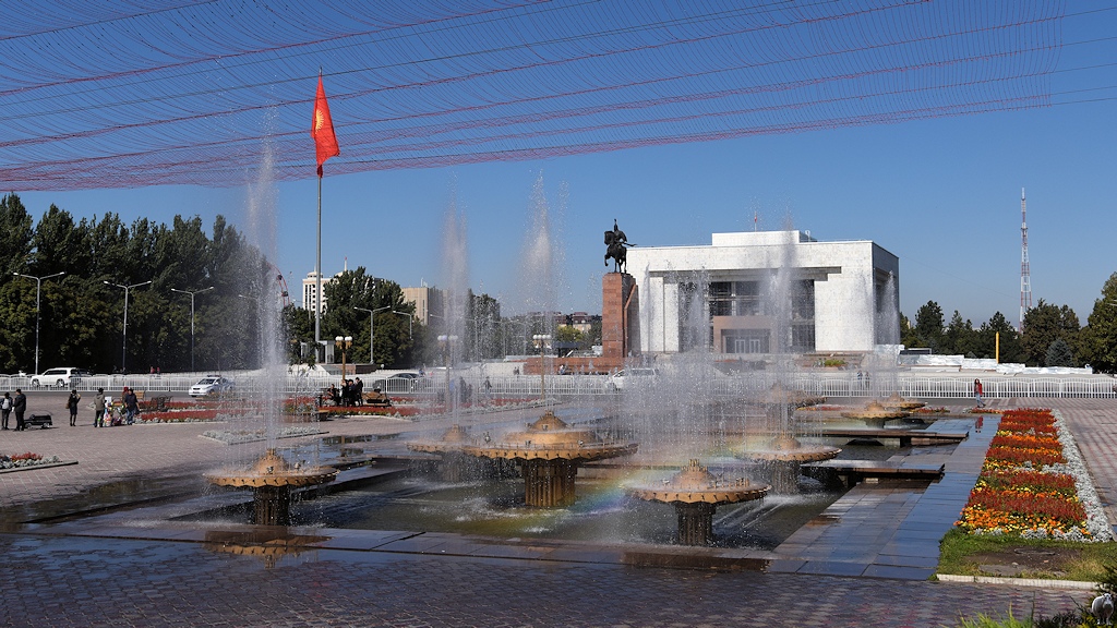 s157_Bishkek_Brunnen_0997.jpg
