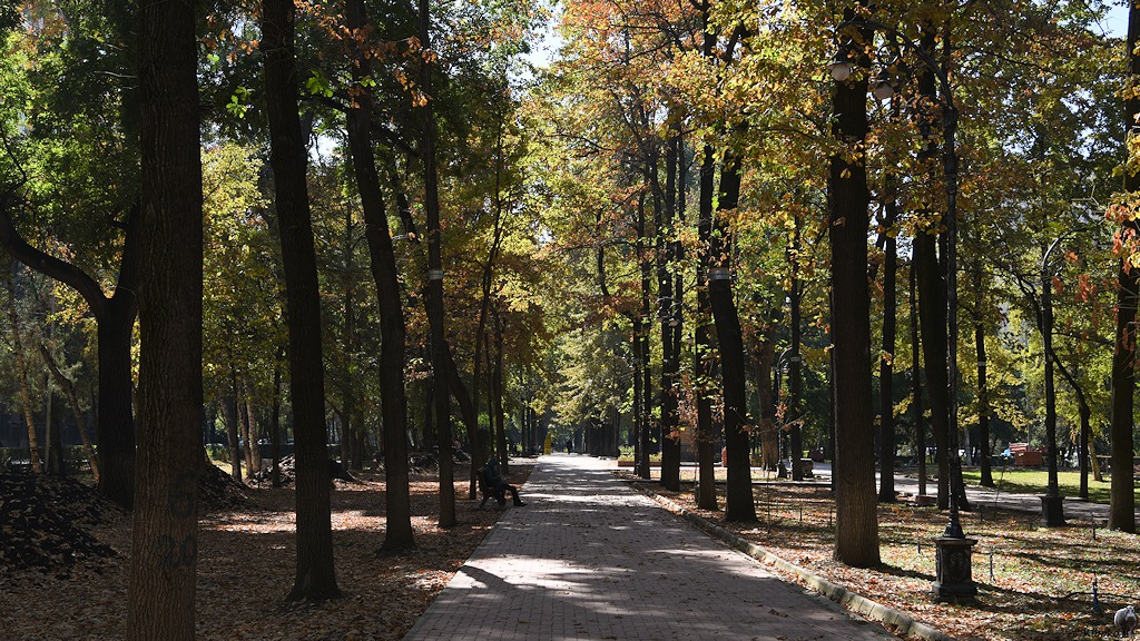 s148_Bishkek_Park_0956.jpg