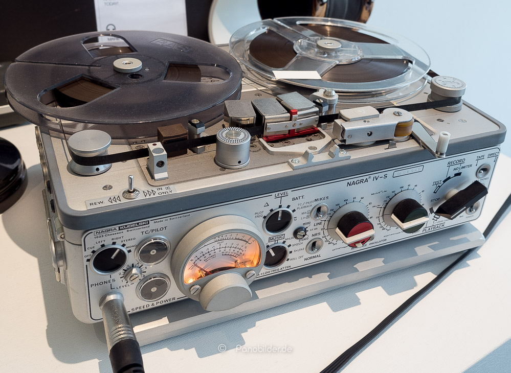 nagra-4s-compact-tape-recorder-PEN06073.jpg