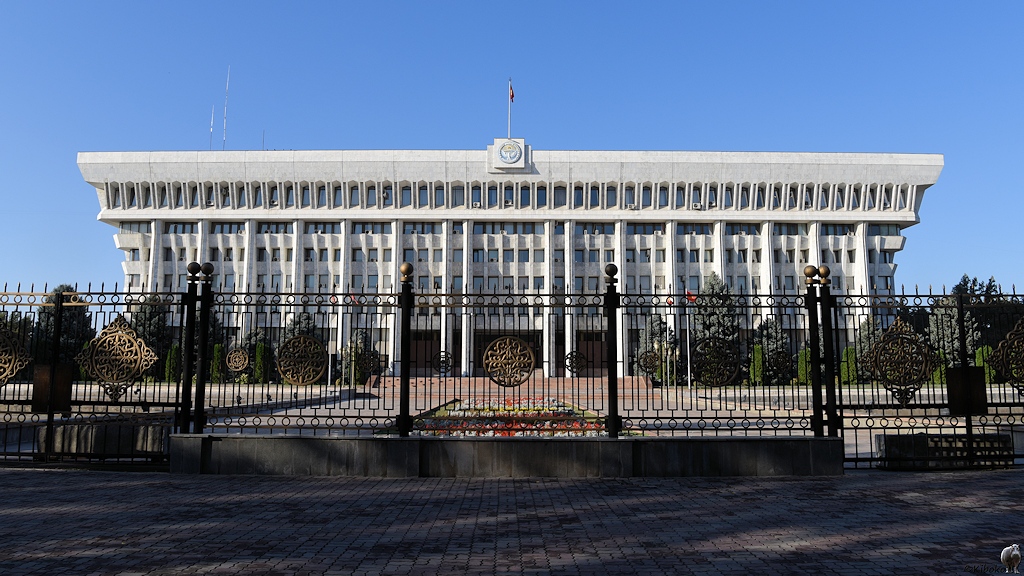 s189_Bishkek_Praesidentenpalast_1072.jpg