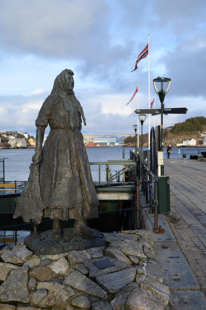 Denkmal für die fleißigen Fischerfrauen Denkmal für die fleißigen Fischerfrauen